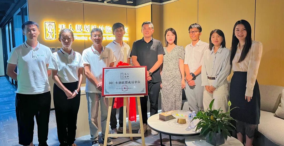 凝聚青年力量，助力乡村振兴。.jpg
